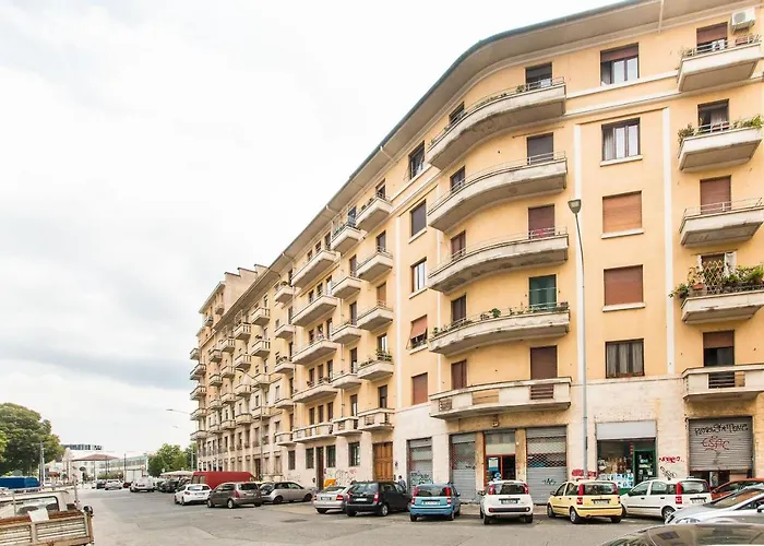 Mercato Centrale Colorful Flat تورينو